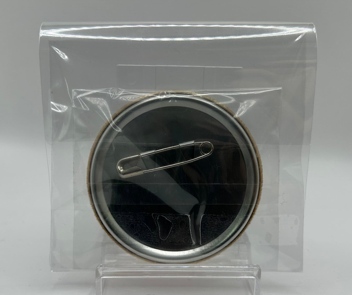 明日は月曜日！カップ　特製缶バッチ